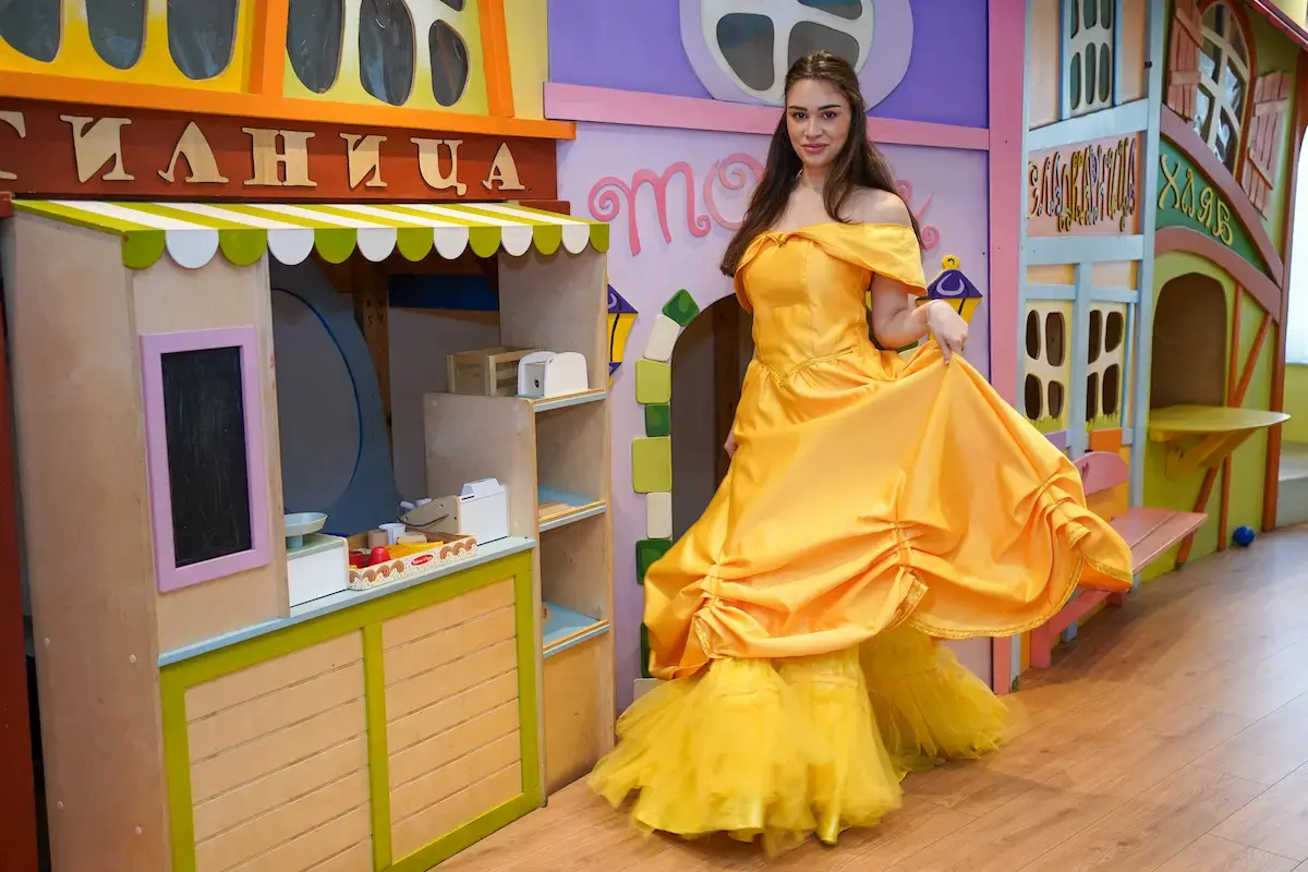 detsko-parti-princesa-bel-krasavicata-i-zvyara-belle-beauty-and-the-beast 2 Аниматор за детско парти Бел