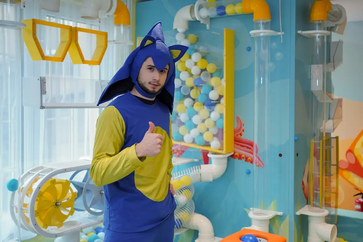taralezhat-sonik-sonic-the-hedgehog-animator-detskoparti